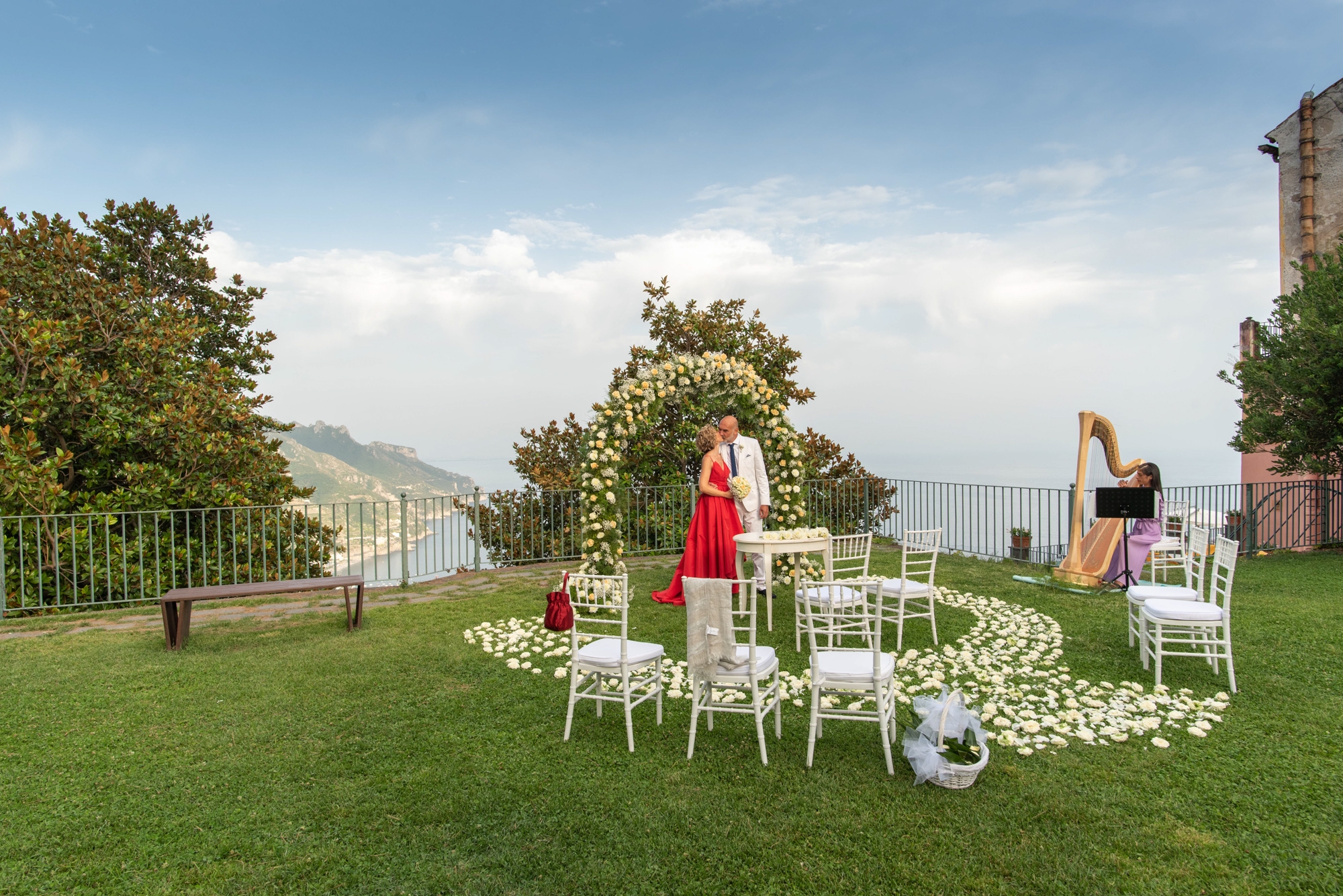 civil-wedding-ceremony in ravello